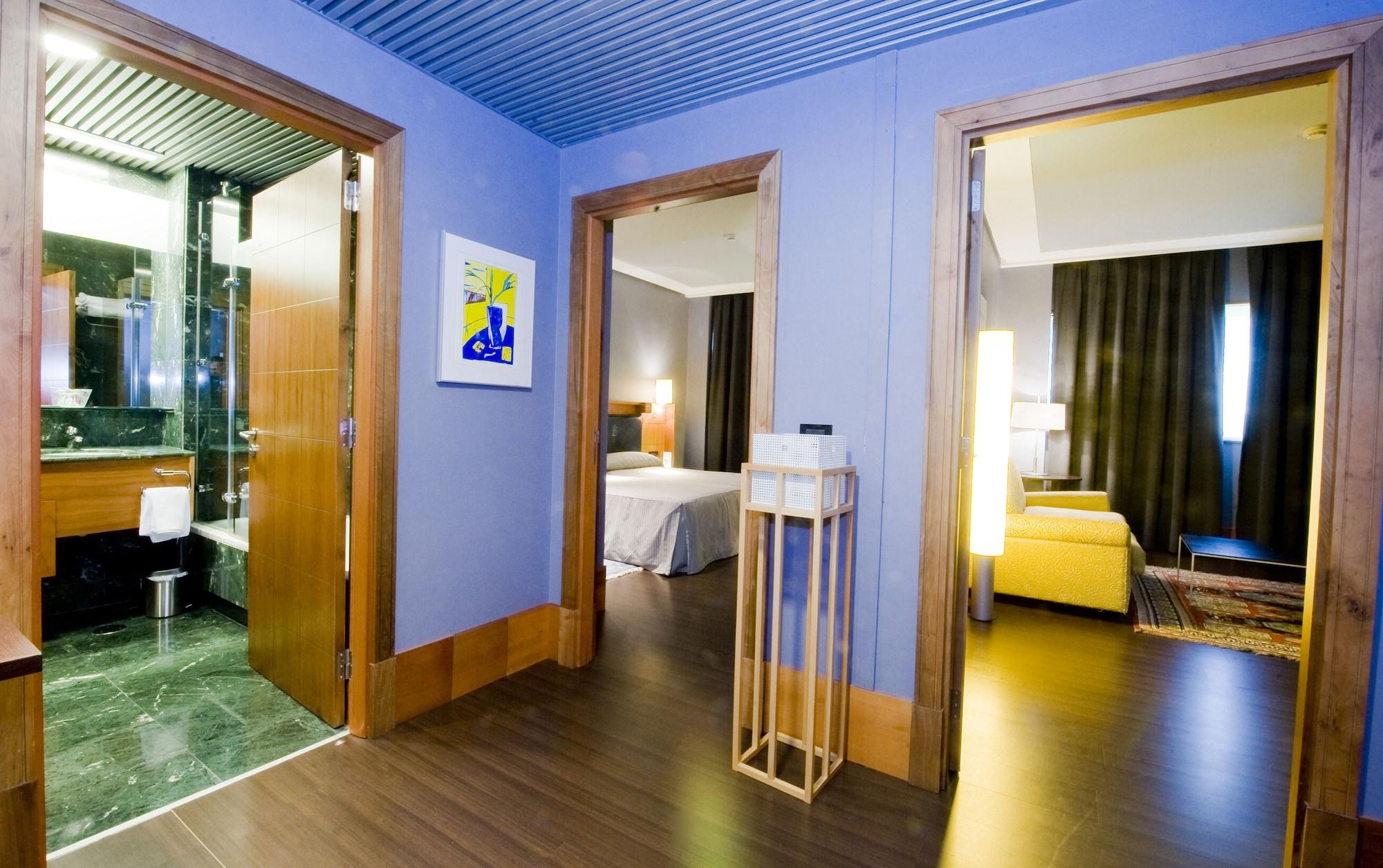 Gran Hotel Lakua Vitoria-Gasteiz Pokoj fotografie A suite at the Hotel Arts