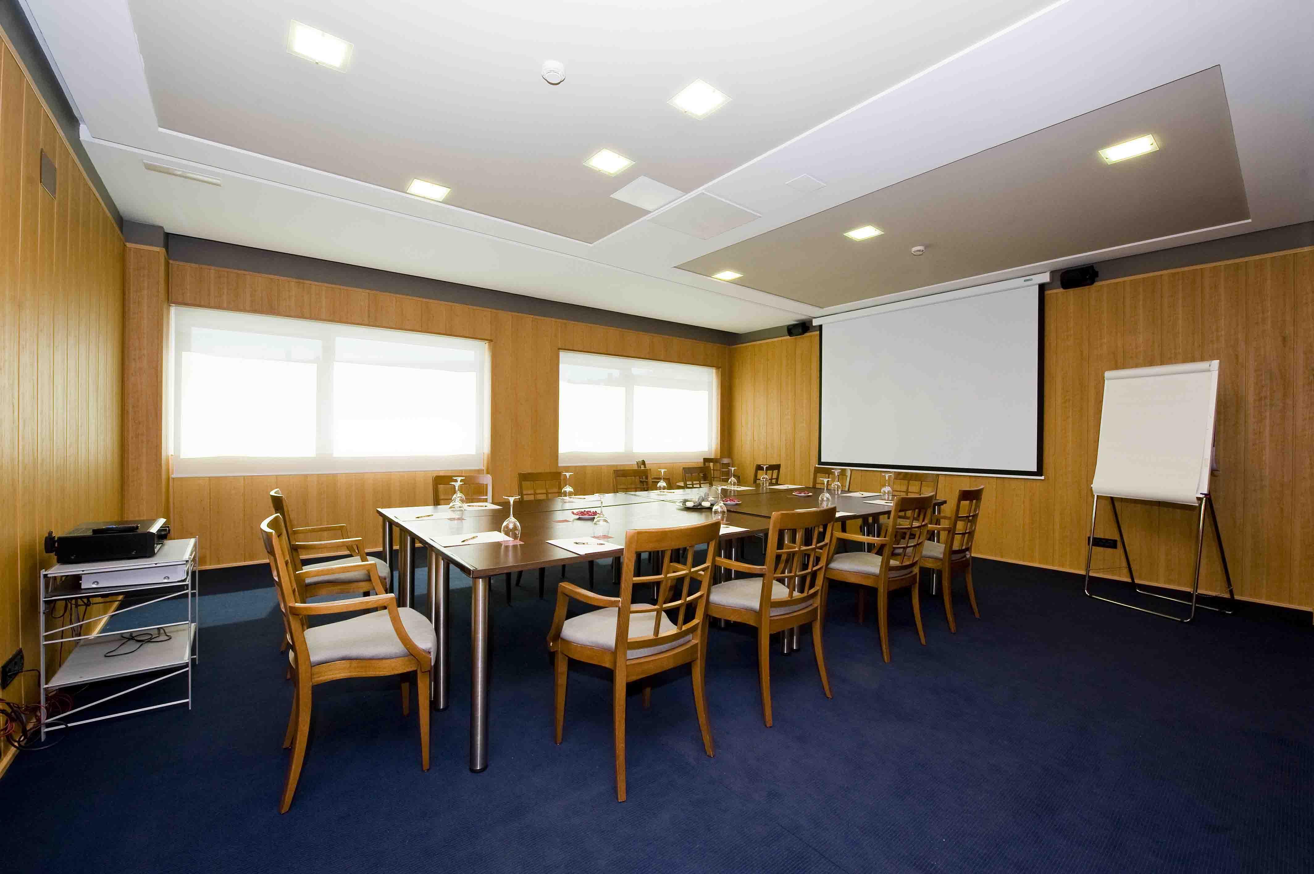 Gran Hotel Lakua Vitoria-Gasteiz Exteriér fotografie Meeting room
