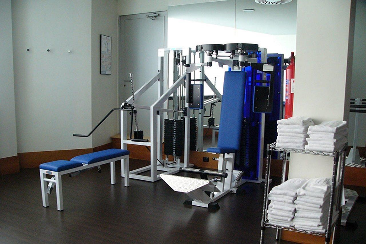 Gran Hotel Lakua Vitoria-Gasteiz Exteriér fotografie A leg press machine