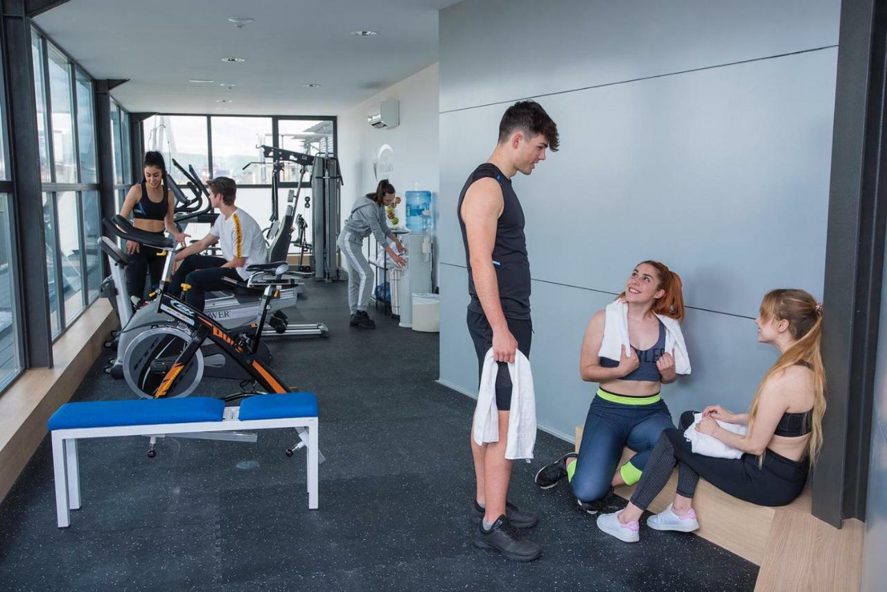Gran Hotel Lakua Vitoria-Gasteiz Exteriér fotografie The gym at the University of Novi Sad